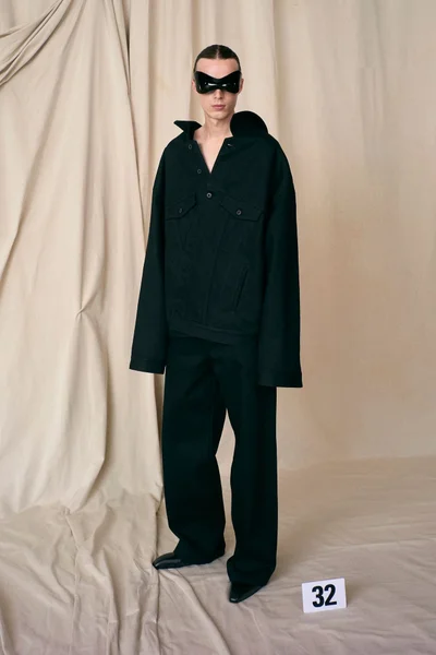 Look 32